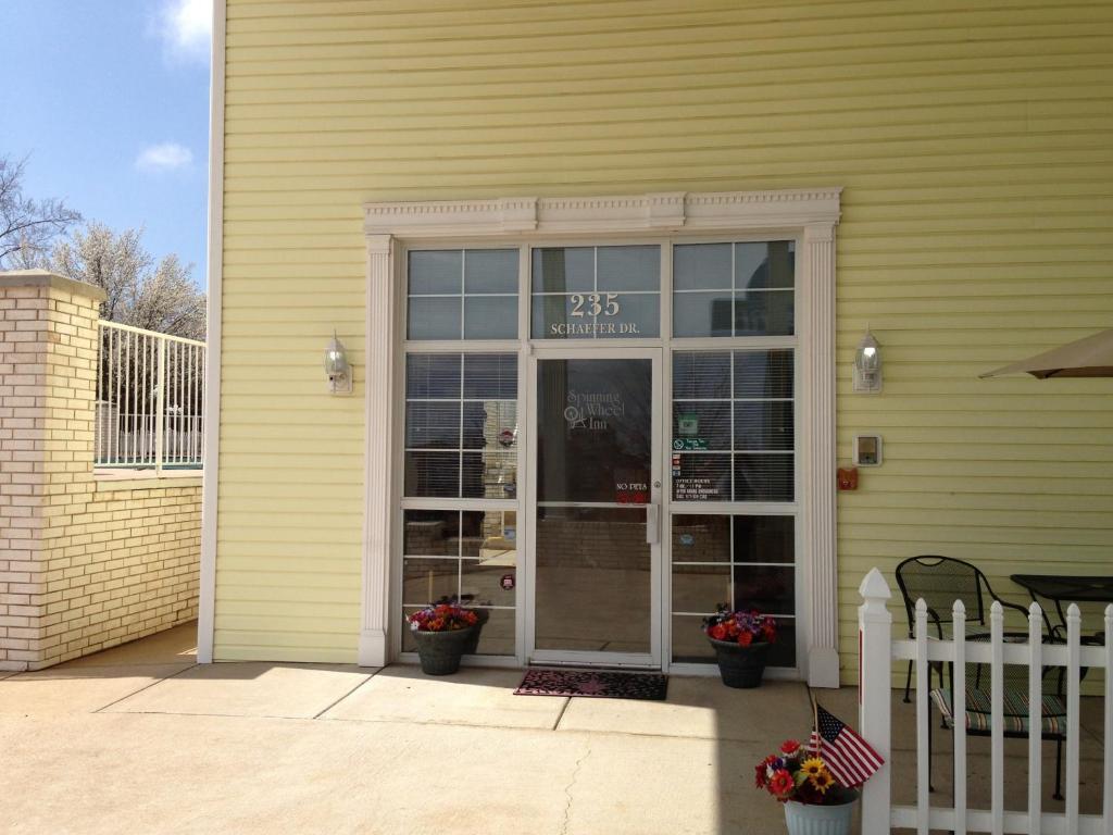 Spinning Wheel Inn Branson Esterno foto