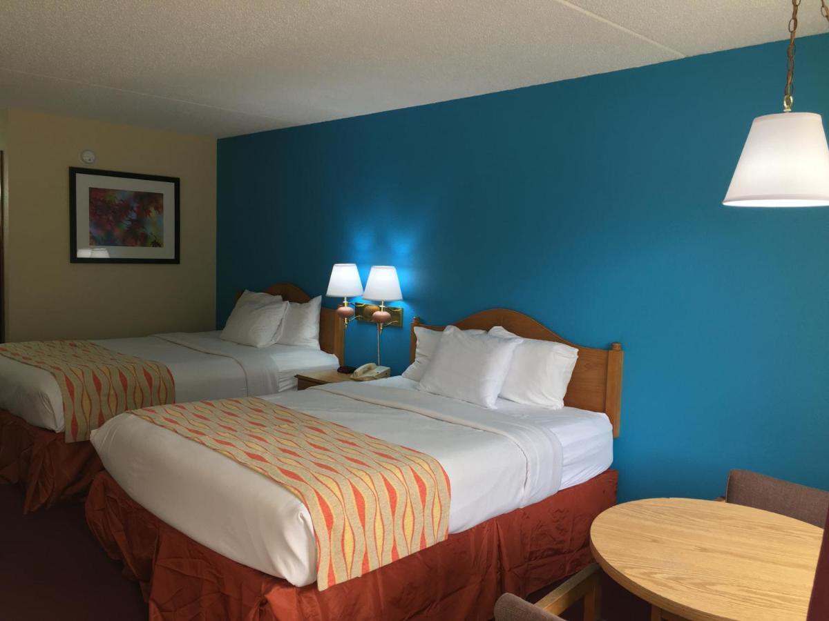 Spinning Wheel Inn Branson Esterno foto